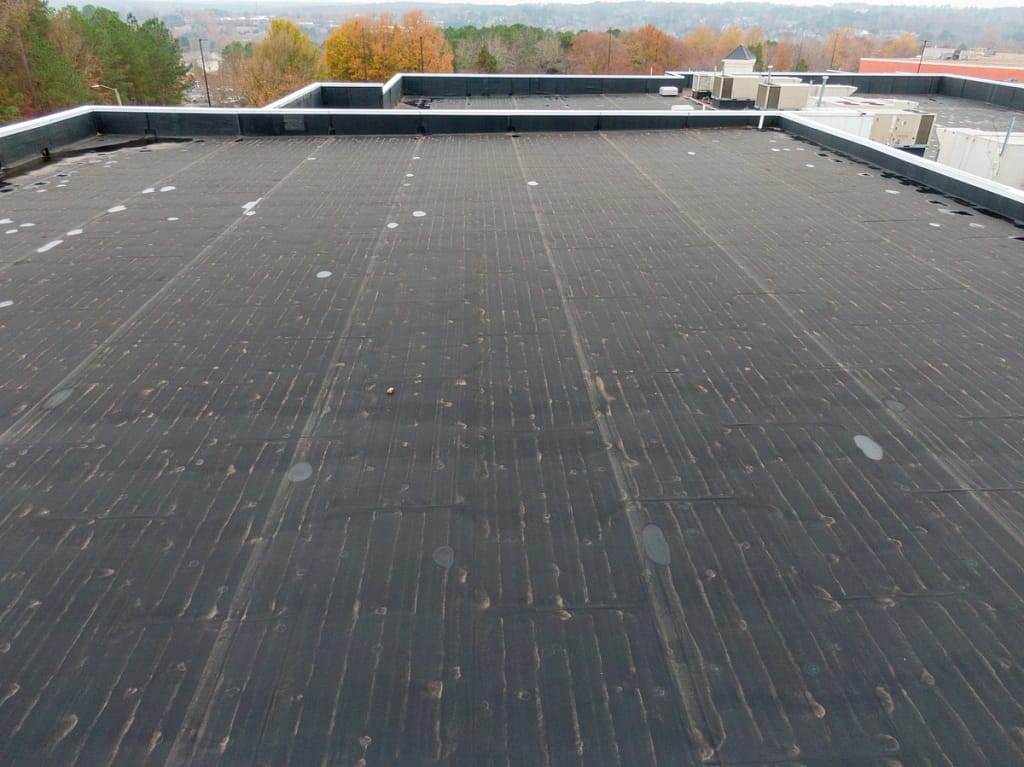 clean rubber roof